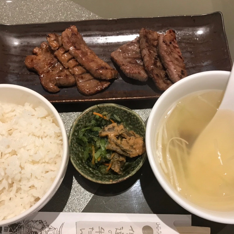 牛たん定食(伊達の牛たん本舗 仙台駅エスパルB1F売店 )