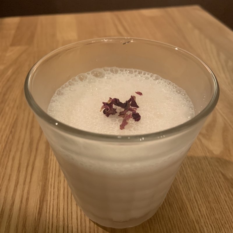 ローズ・ラッシー(對馬流南インド系辛口料理店タリカロ)