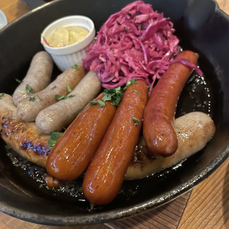 ソーセージの盛り合わせ(ニホンバシ ブルワリー トウキョウ ステーション)