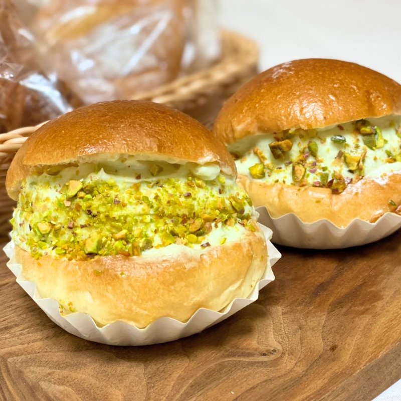 ピスタチオのマリトッツォ(ミスターパンヤ )