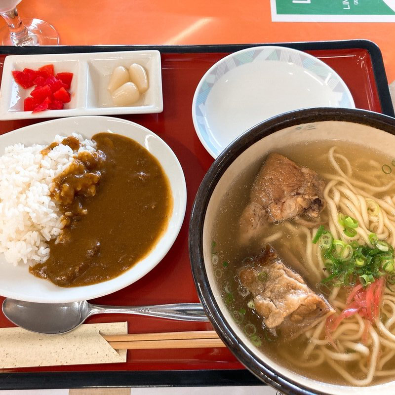 沖縄そばミニカレーセット(美らオーチャードゴルフ倶楽部 )