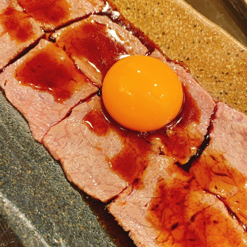 炙りユッケ(安萬)