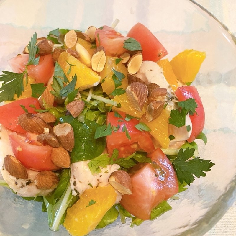 ムシドリとオレンジアーモンドのサラダ（ハーフサイズ）(ブラッスリーワカノ)