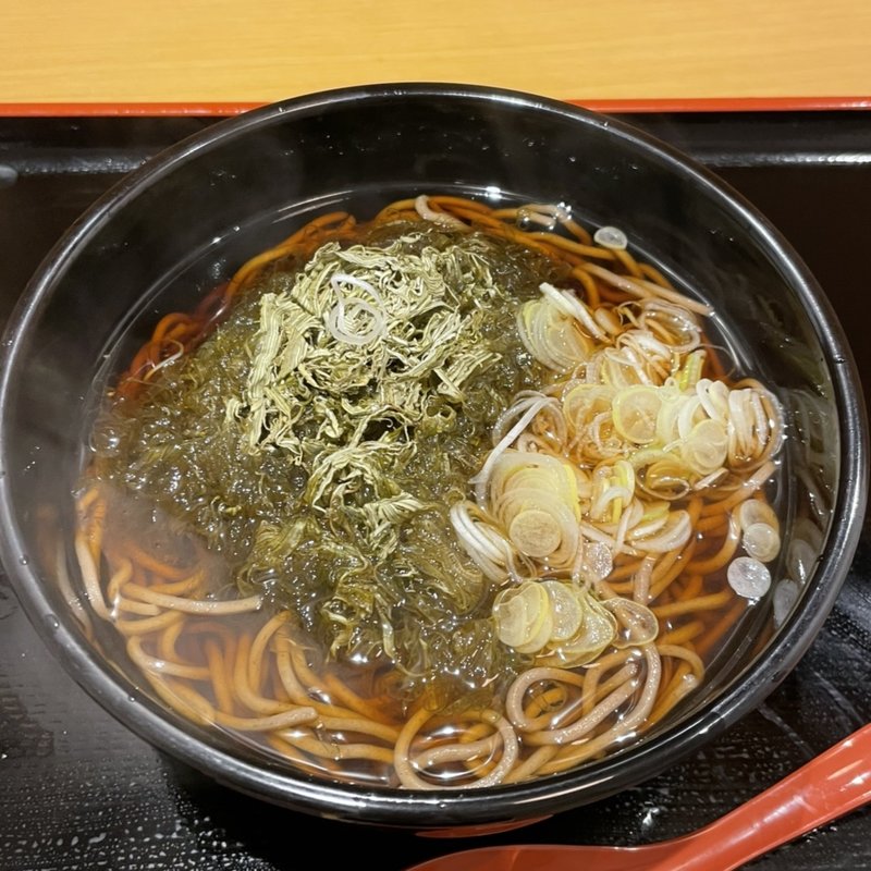 山盛とろろそば(よもだそば 御徒町店)