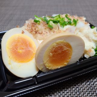 和風ポテトと煮卵のおつまみサラダ

(よしや 光が丘店)