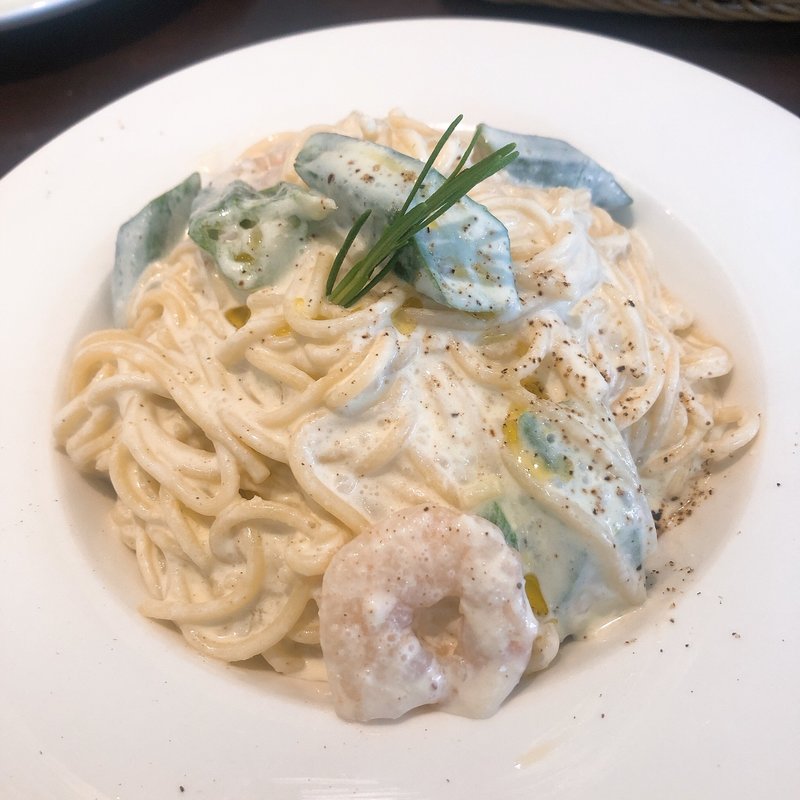 海老とオクラの冷製ライムクリーム(ルカフェアンドール)