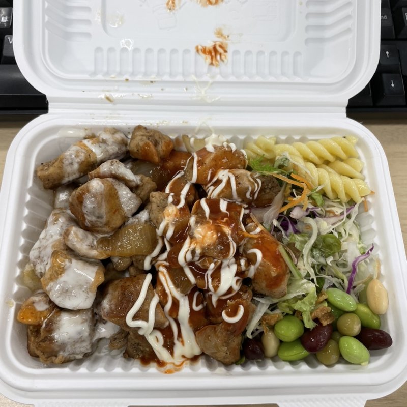 チキンオーバーライス(STOVE Catering Service)