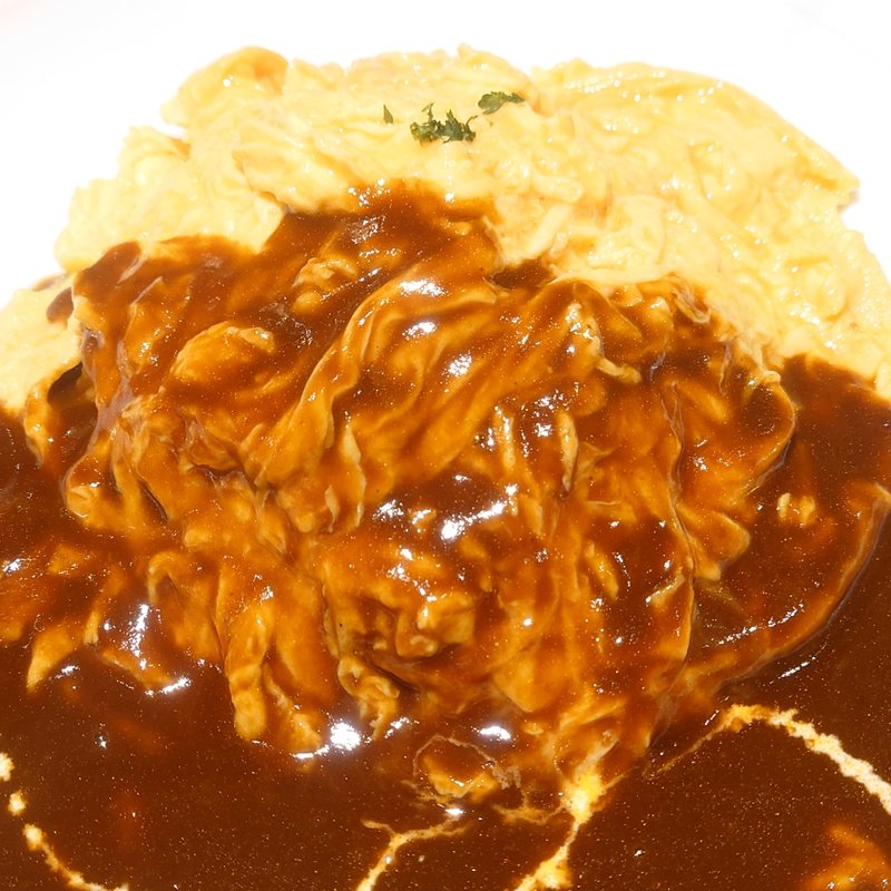 アボカドとモッツァレラチーズオムライス1180(ザ・ステーション グリル ルミネエスト新宿店)