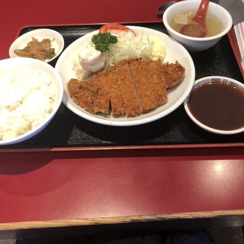 トンカツ定食(紅宝石 （コウホウセキ）)