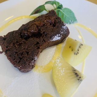 チョコレートケーキ　ラムレーズン(オステリア )