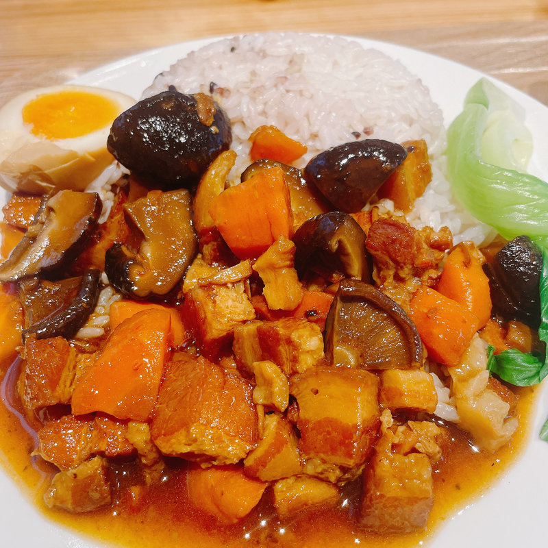 ルーローライス(SUN9 COFFEE)