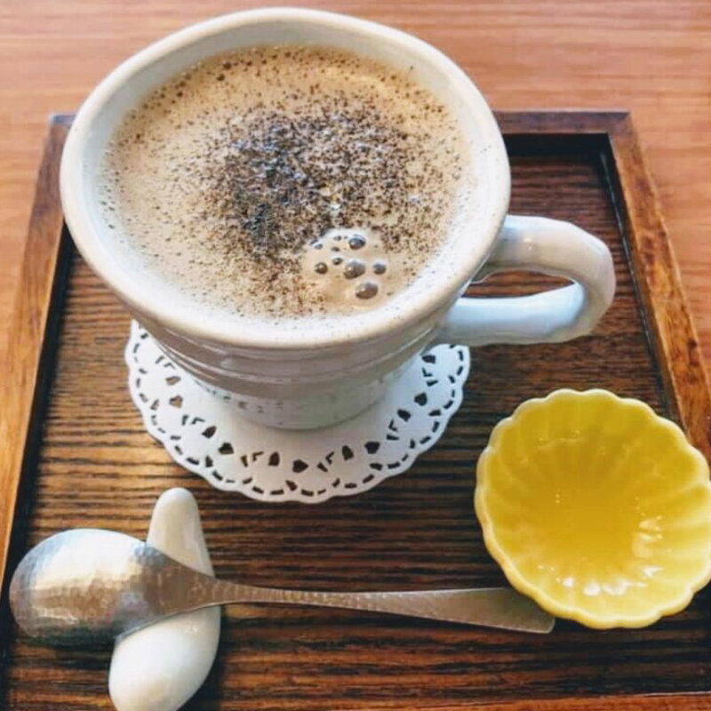 ほうじ茶ラテ(築地本願寺カフェ Tsumugi)