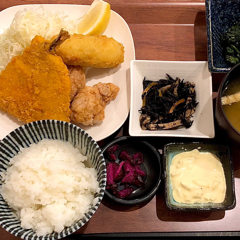 ミックスフライ定食(大人食堂)