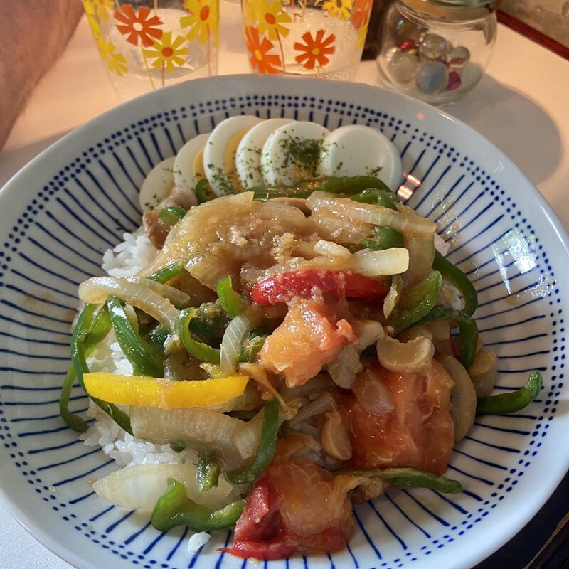 トマト生姜焼き丼(ニューキタナカ)