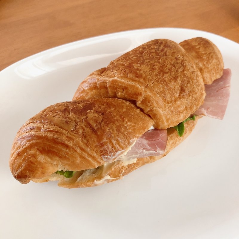 クロワッサンサンド ベーコン&クリームチーズ(セブン-イレブン 横浜獅子ヶ谷１丁目店)