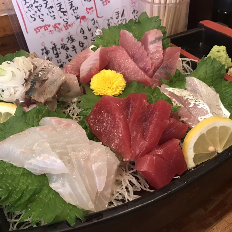 刺身盛り合わせ(魚の四文屋 中野店)