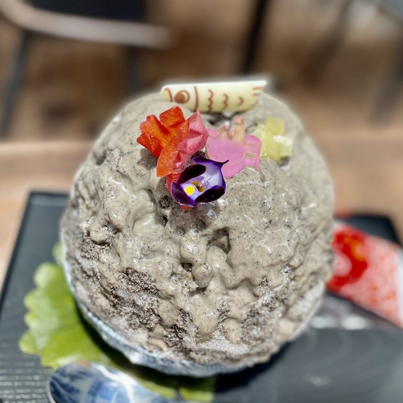 黒ごまの上の鯉のぼり(美氷　ねろの鈴)