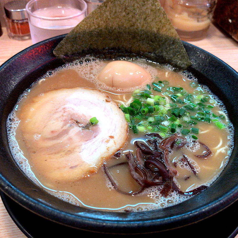 味玉らーめん(九州とんこつらーめん ひらさわ)