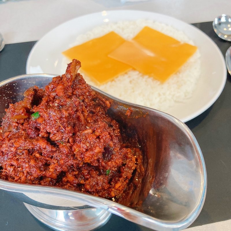 ウルルカレー（チェダーチーズトッピング）(SANZOU  TOKYO)