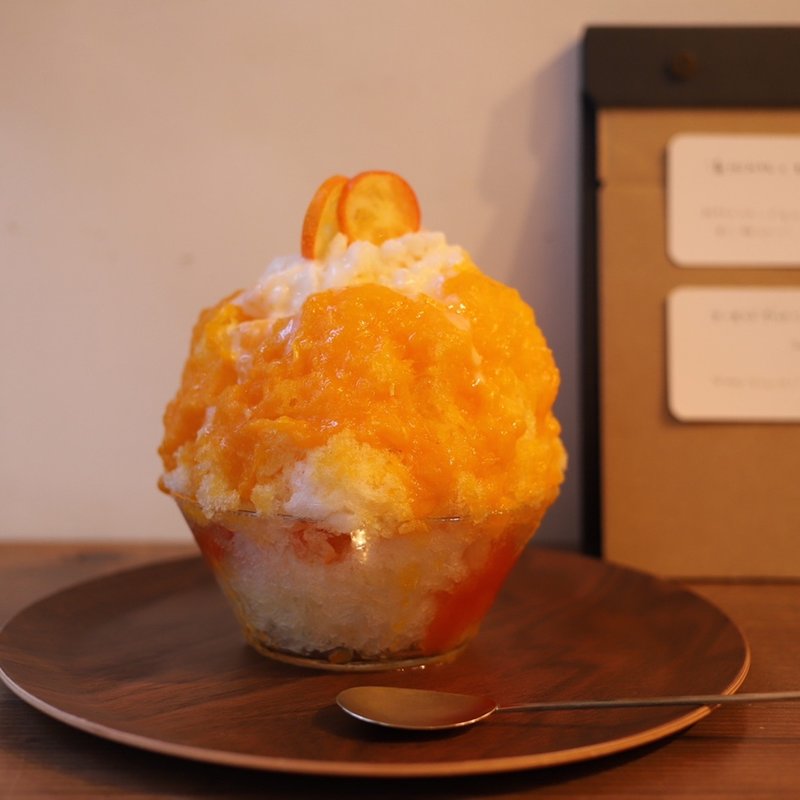 温州みかんと柿ラッシー(パンとお菓子のセレクトショップ べつばら)