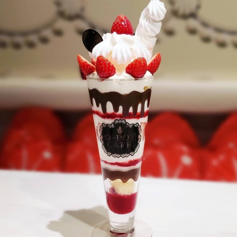 メルティーパフェ～ホイップストロベリー～(キューポット カフェ 本店 （Q-pot CAFE）)