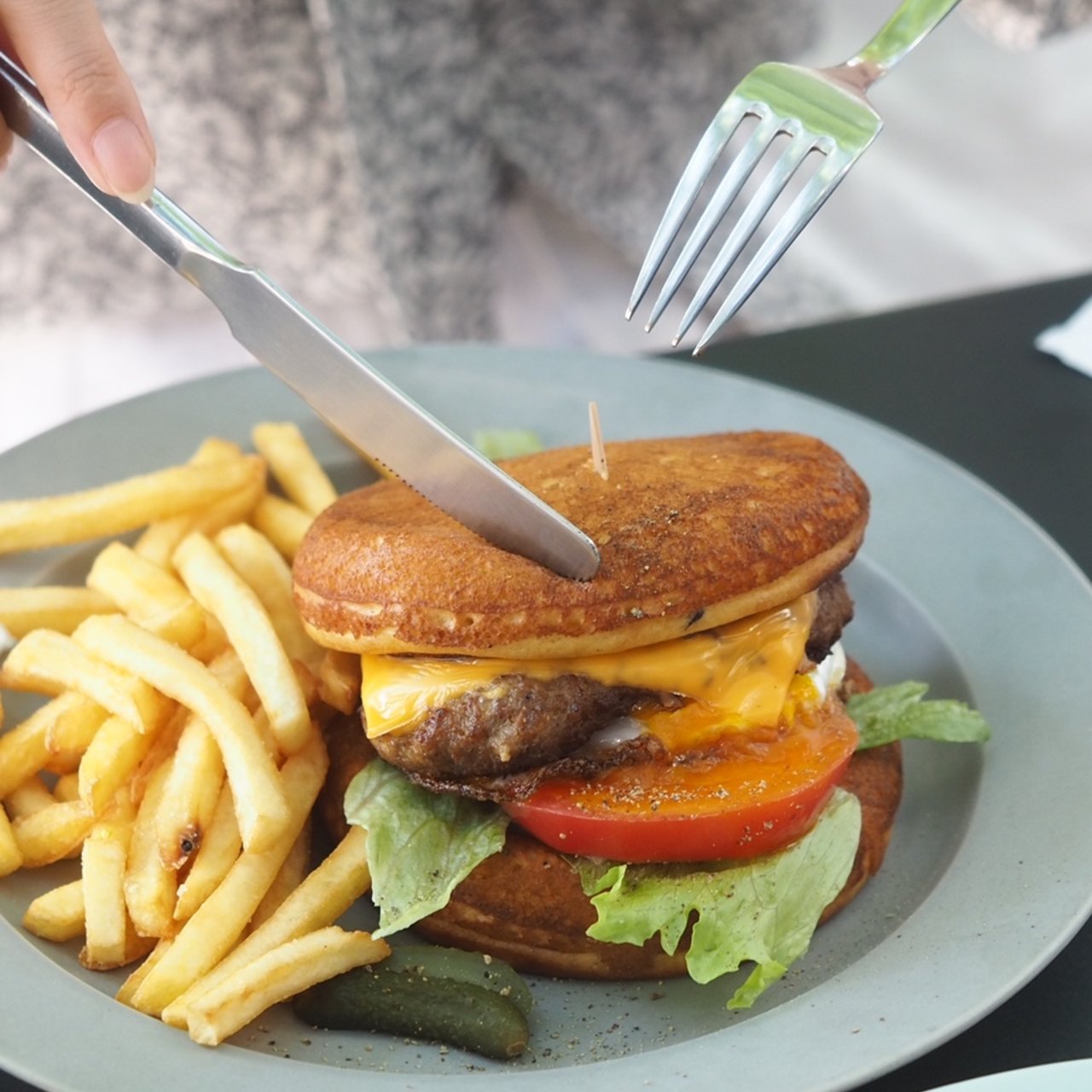 パンケーキバーガー カフェ ブックス ビブリオテーク 大阪 梅田 Cafe Books Bibliotheque の口コミ一覧 おいしい一皿が集まるグルメコミュニティサービス Sarah