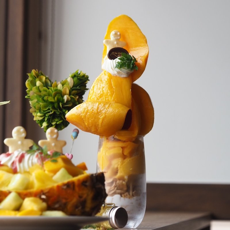 マンゴー2玉パフェ(All Day Dining Hikari)