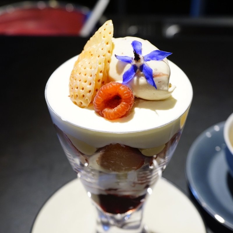 いちごパフェ(Patissiere Mayo)