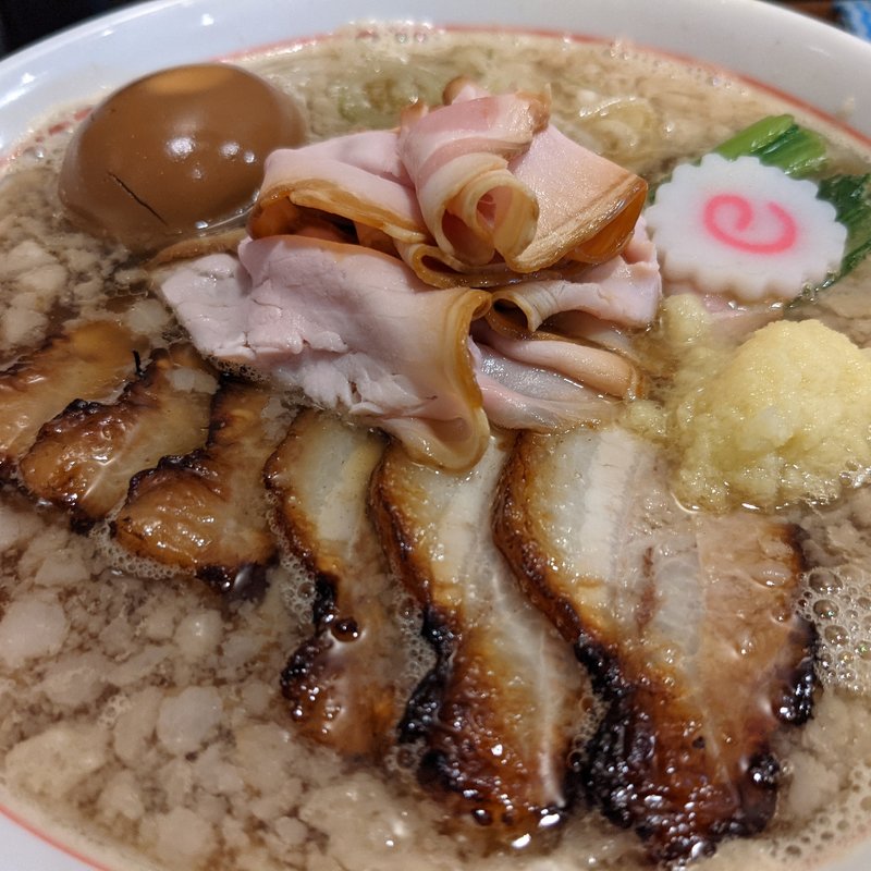 背脂生姜肉たま煮干しラーメン(中華そば山下)