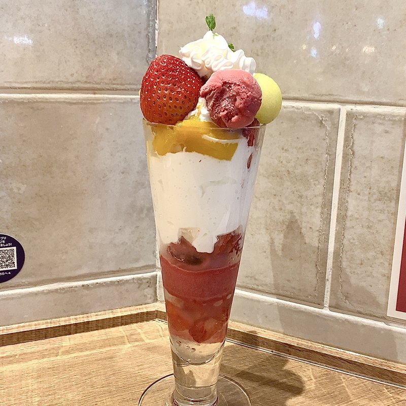 ミックスフルーツパフェ(マルトメ･ザ･ジューサリー （Marutome the Juicery）)