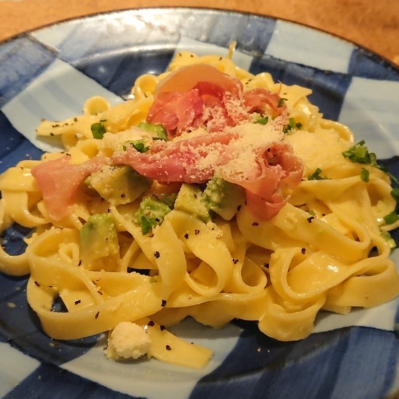 生ハムとアボカドのクリームソース(鎌倉パスタ モザイクモール港北店)
