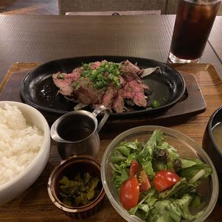 鉄板ビーフステーキ定食(ワイン酒場 GabuLicious 銀座)