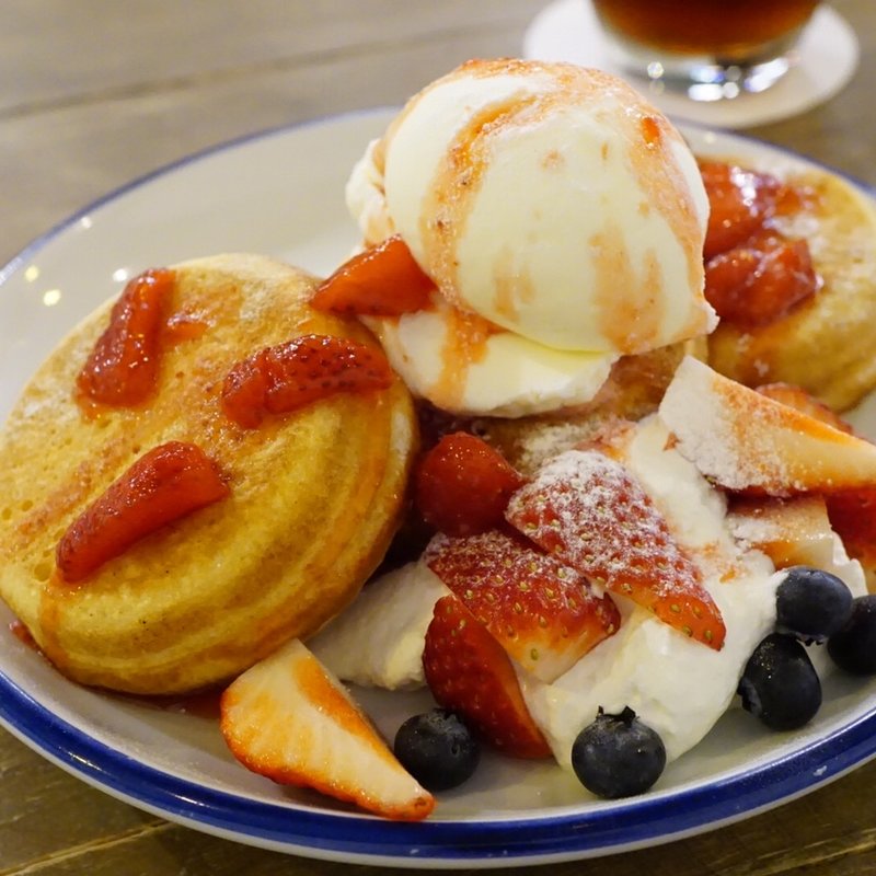 ストロベリークリームチーズのパンケーキ(DIORAMA CAFE pancake&coffee )