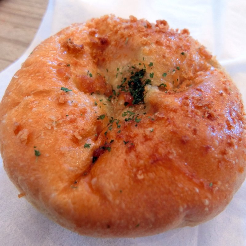 とろっとごろっと こだわり焼きカレーパン(パン屋　たま)