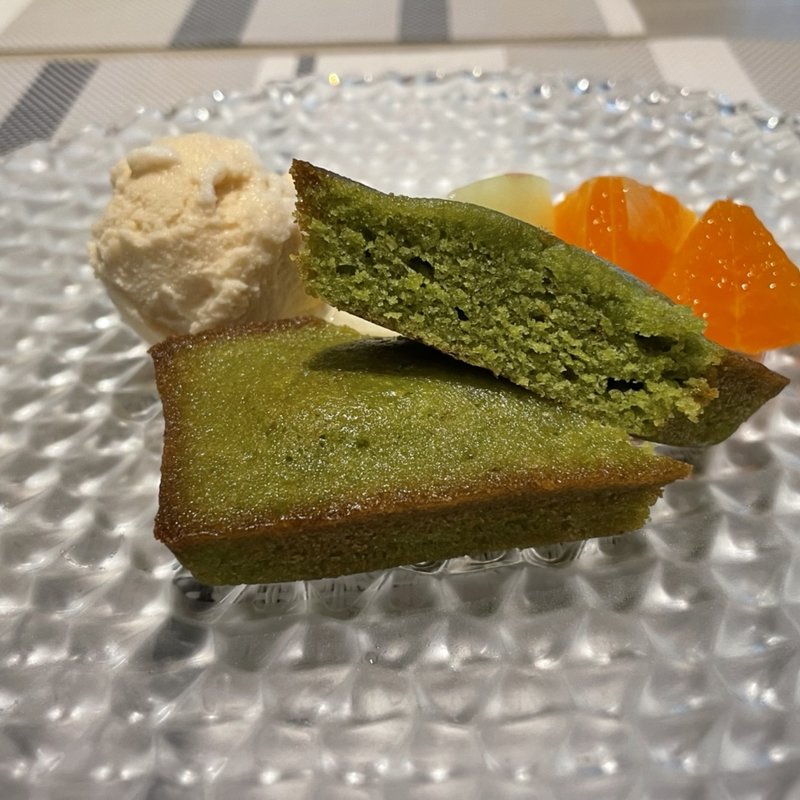 抹茶のフィナンシェ(鉄板焼SETO)