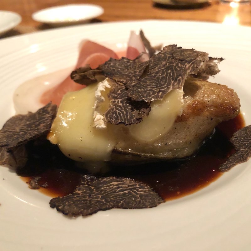 岩牡蠣のポワレ　生ハム、ブリー・ド・モー(au deco )