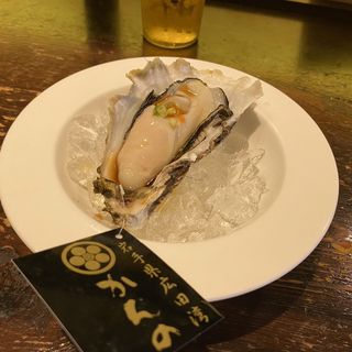 殻付き生牡蠣かき(キチジョウダイニング （Kichijo Dining）)