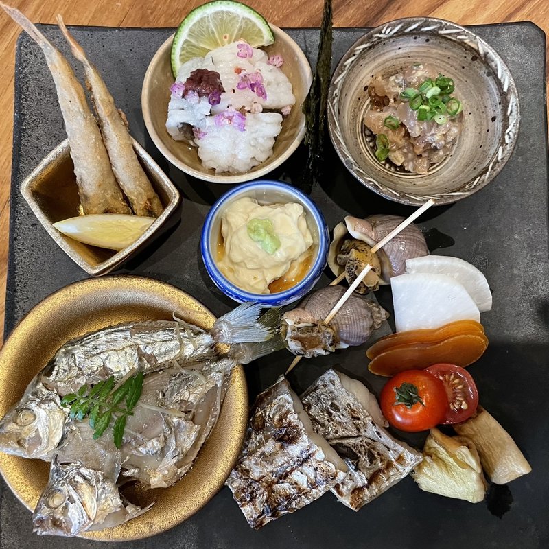 酒の肴ちょこっと盛り(酒と蕎麦 まき野)