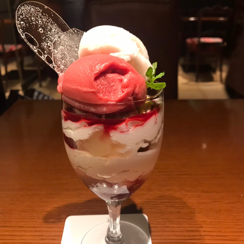 バニラとカシスのパフェ(イシヤカフェ （ISHIYA CAFE）)