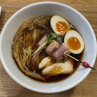 名古屋コーチンの鴨醤油らぁ麺　とろっとろ味玉入り(麺 つむぎ 京橋店)