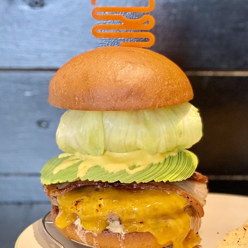 AVOCADO CHEESE BURGER　アボカドチーズバーガー(ICON)