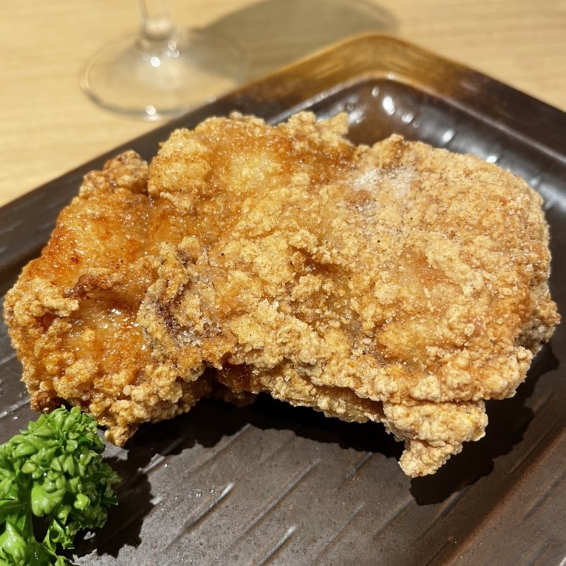 デカい唐揚げ(つくね・唐揚げ・レモンサワー 手ごね屋 渋谷店)