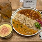 2種あいがけカレーと冷たいスープのセット(スープストックトーキョー ルクア大阪店 （Soup Stock Tokyo）)