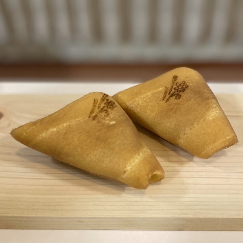 立岩巻(菓子 潮ざき )