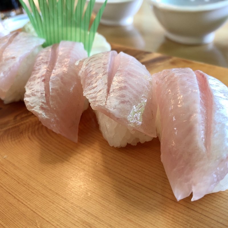 のどぐろ握り寿司(寺泊中央水産まるなか)