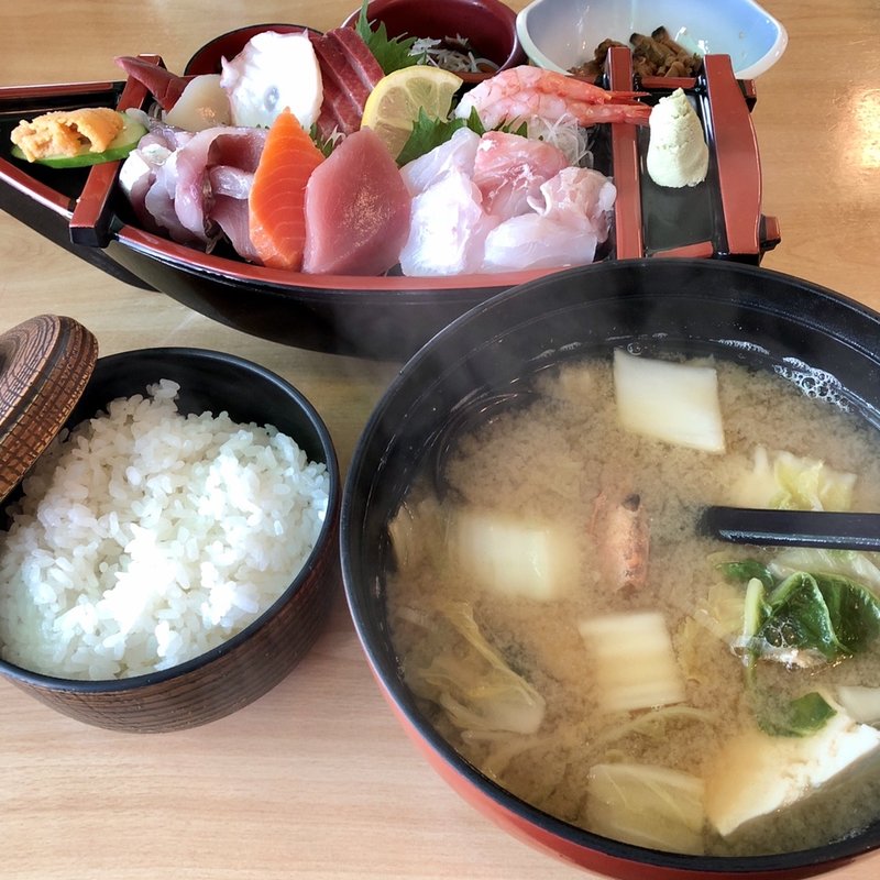 舟盛定食(寺泊中央水産まるなか)