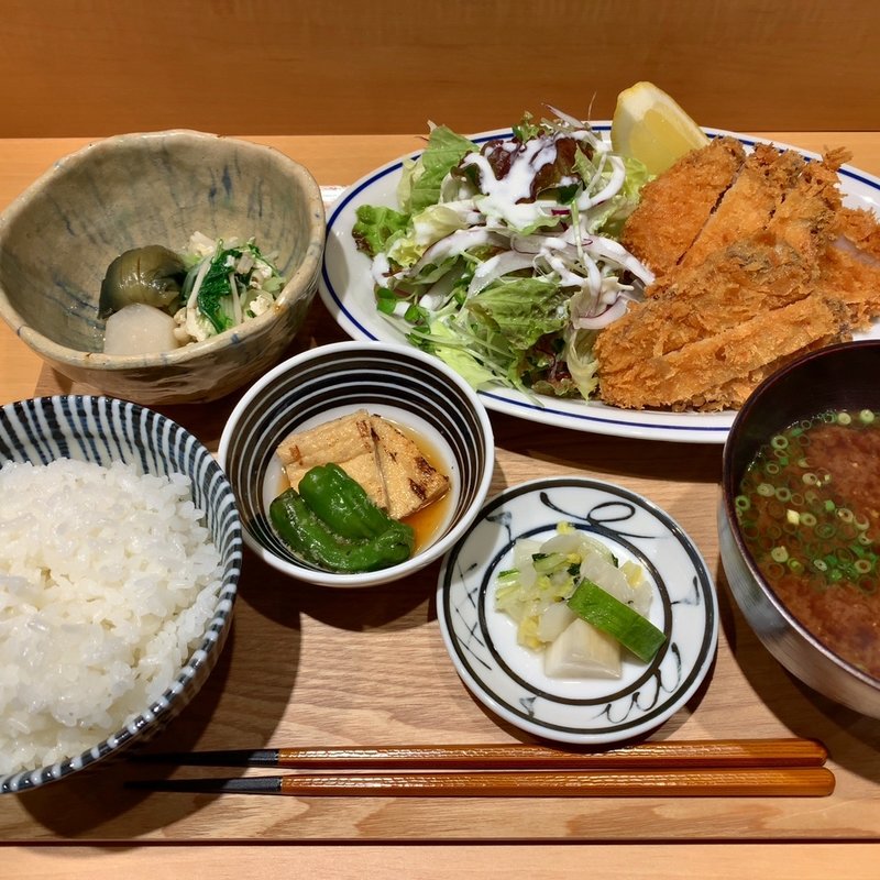 豚バラカツ定食(赤羽中央食堂)