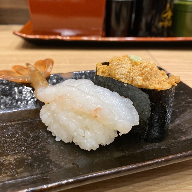 生うに、ぼたんえび(もりもり寿し mozoワンダーシティ店)