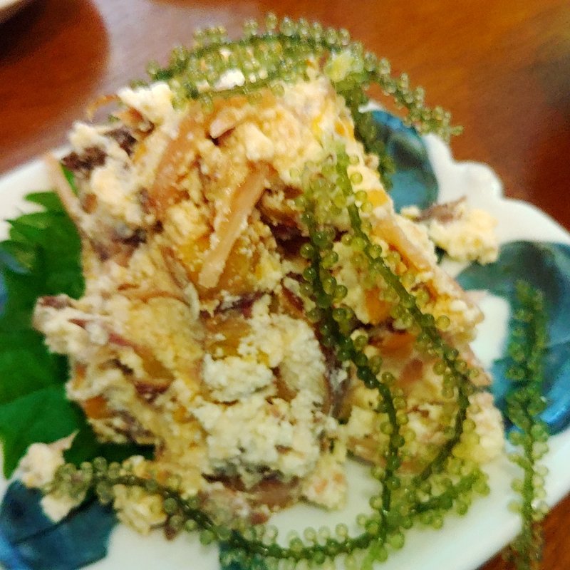 海ぶどうと白和え(南樂 （なんらく）)