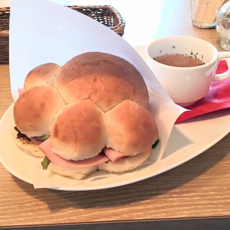 猫の手ベーグルサンド(サカノウエカフェ )